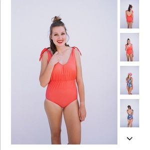 Kortni-Jeane Small highwasted swimsuit